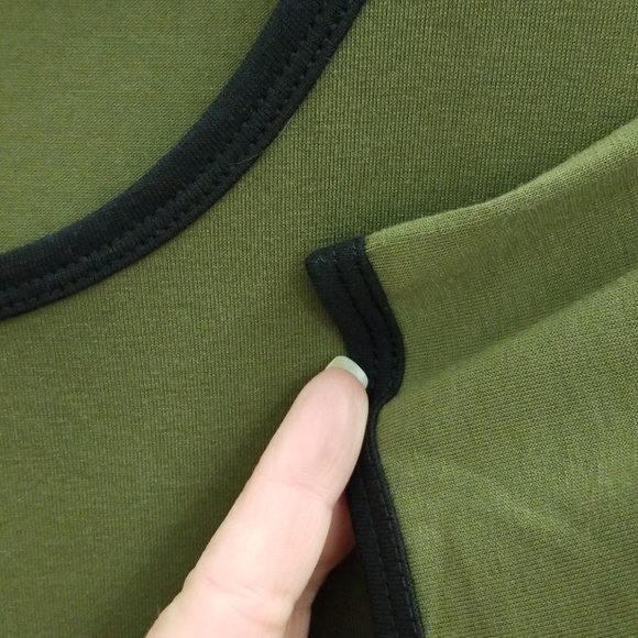 BNWT Classic Tee tops - Picture 3 of 3